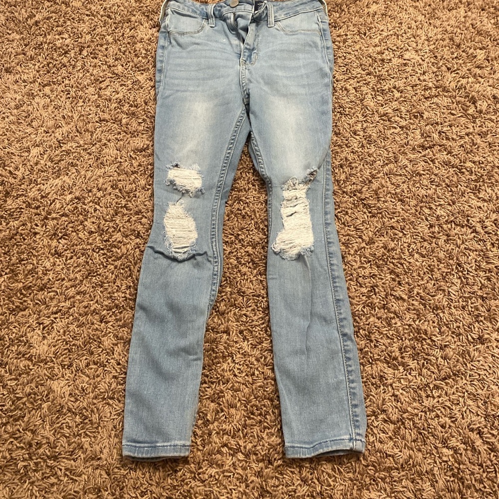 Hollister, light washed jeans, soft and stretchy.